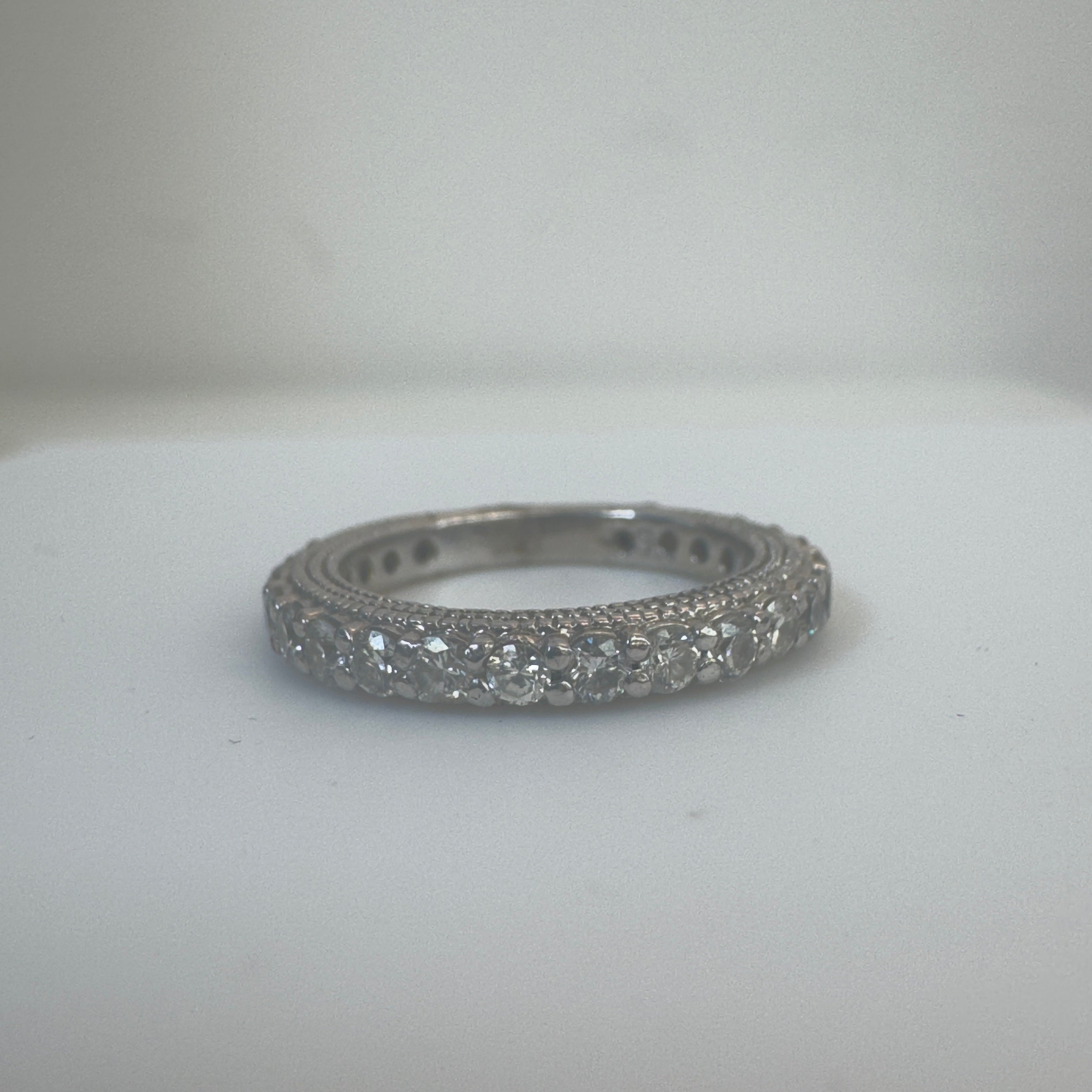 טבעת איטרניטי יהלומים טבעיים 0.90 קראט יהלומים טבעיים צבע F ניקיון VS זהב 14K לבן מק"ט 23