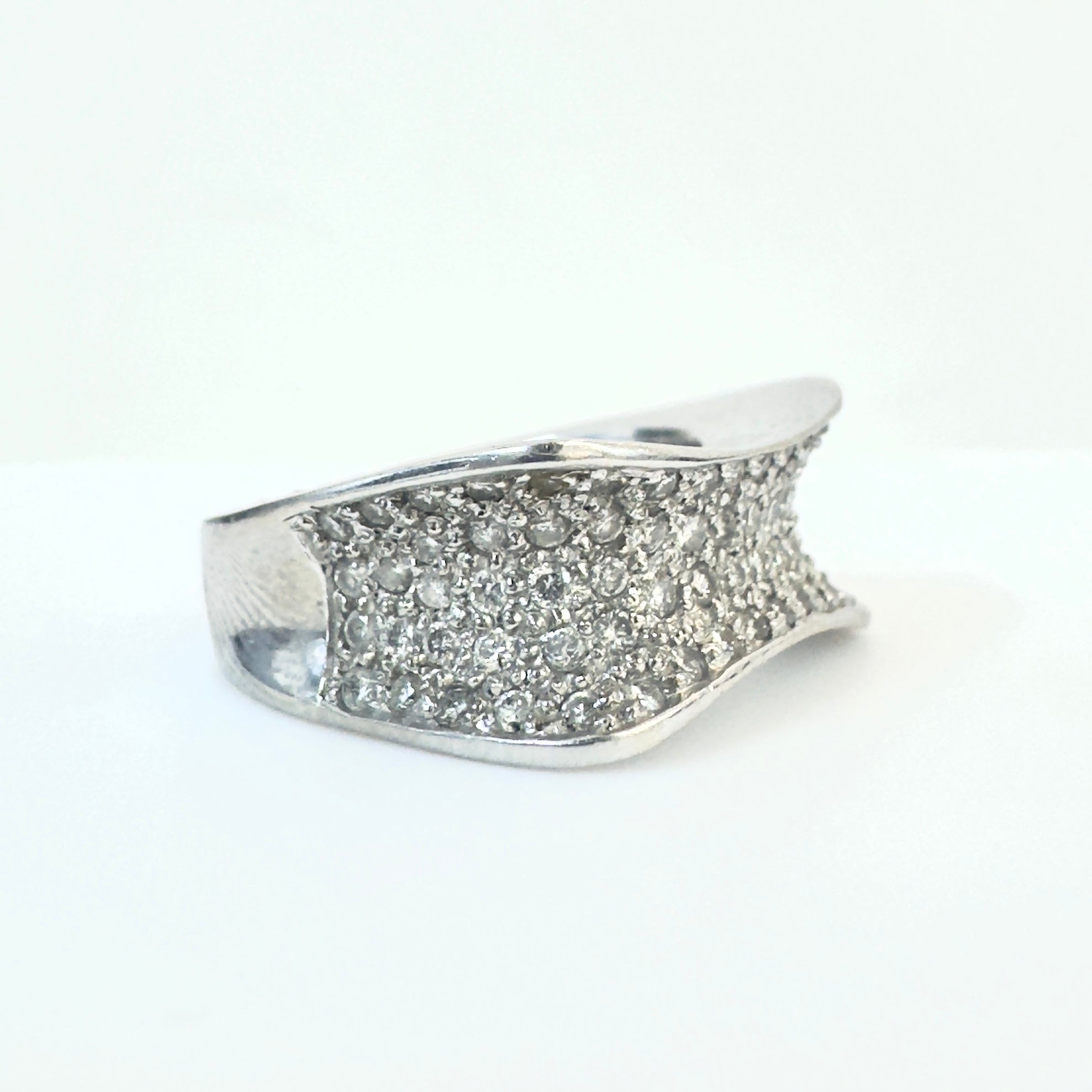 טבעת יהלומים טבעיים 1.05 קראט צבע F ניקיון VS - SI זהב 14K לבן מק״ט 810