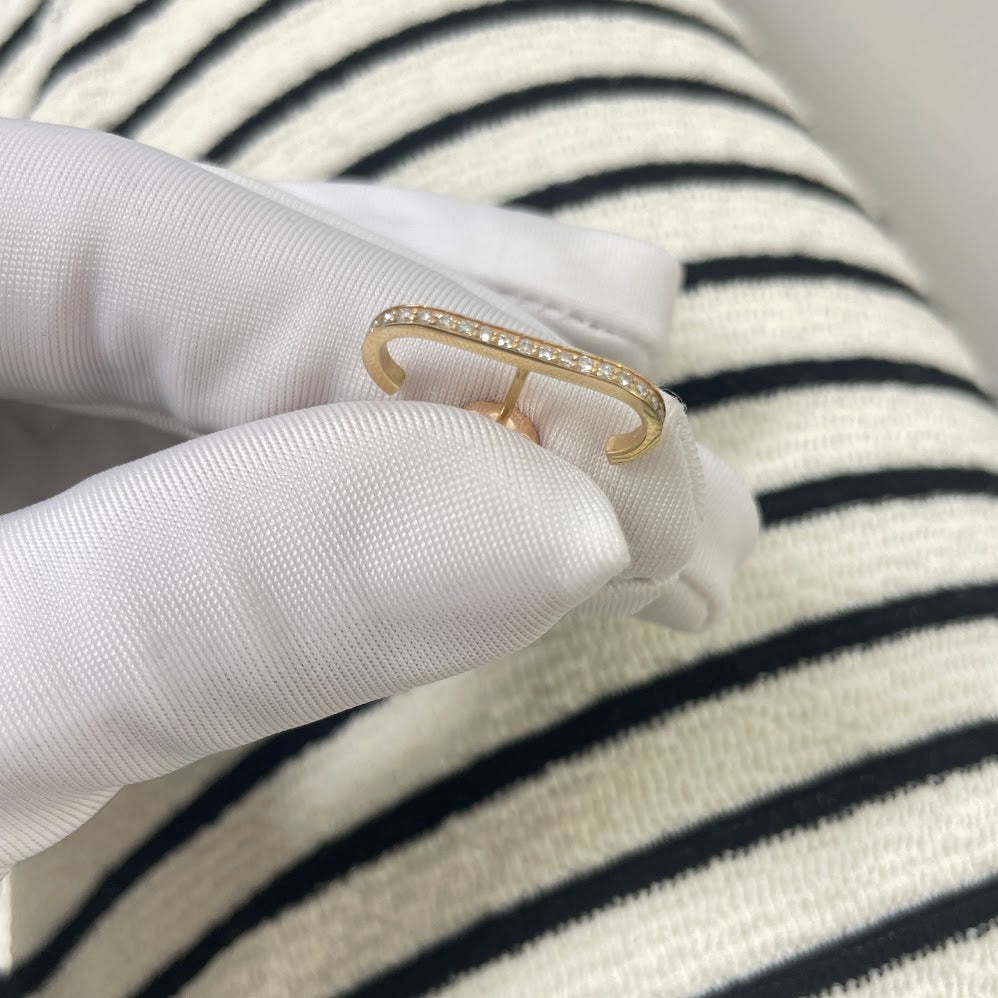 עגיל אליקס רוז גולד 14K משובץ 0.15 קראט יהלומים טבעיים צבע F נקיון VS מק"ט 2201