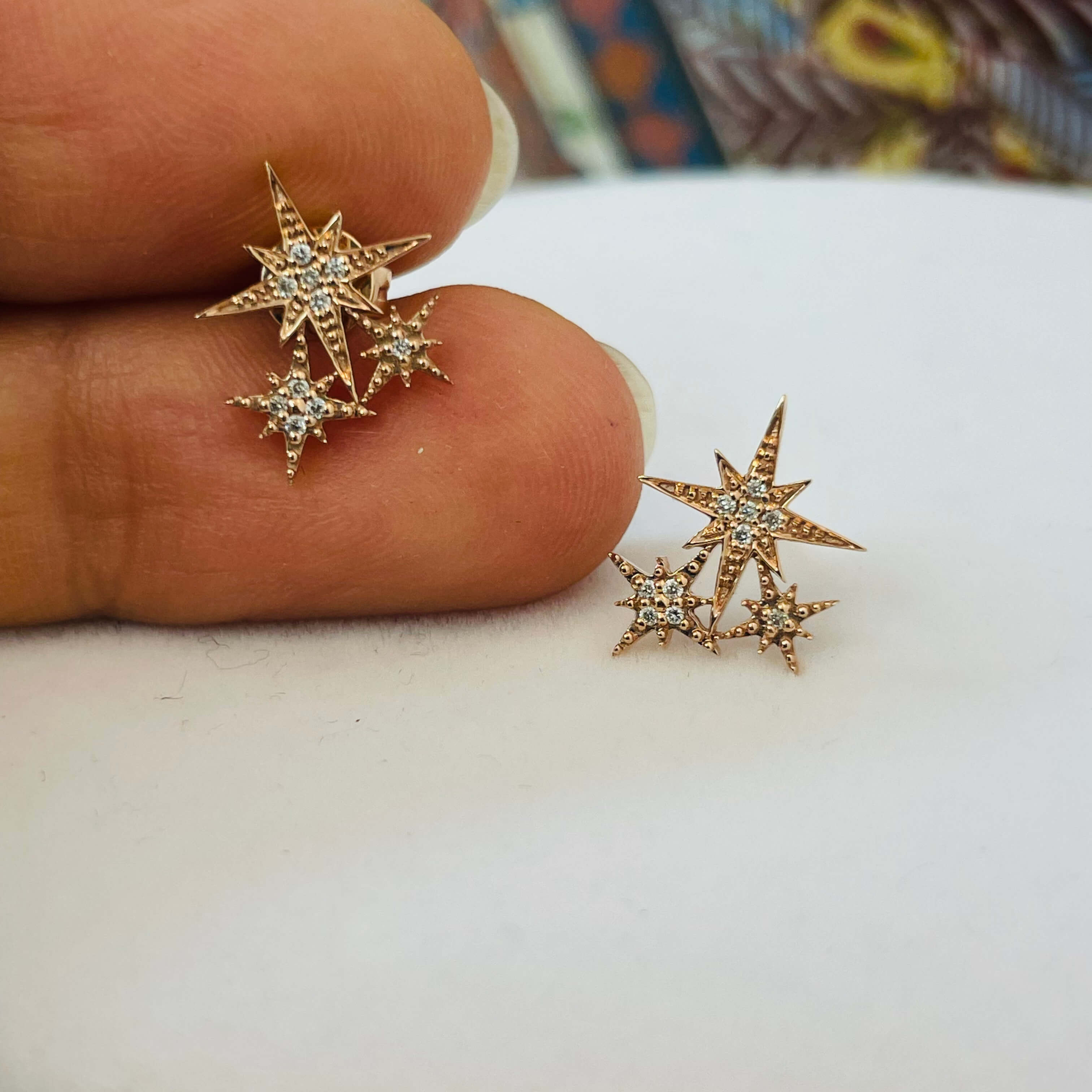 עגילים 3 כוכבים יהלומים טבעיים 0.08 קראט זהב 14K רוז גולד (מגיעים עם סוגרים) מק"ט 727