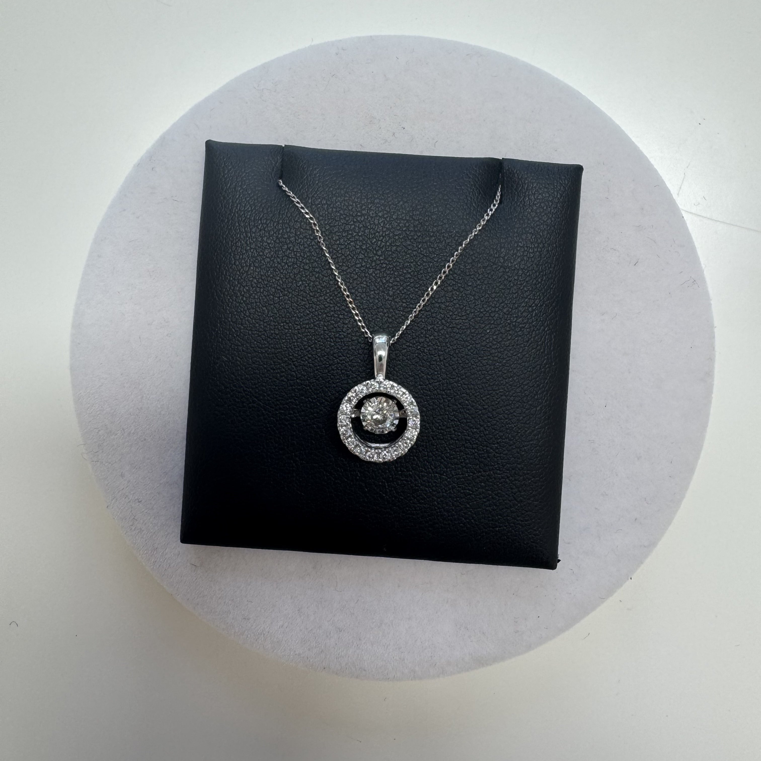 שרשרת יהלומים טבעיים בעיצוב היילו מיוחד 0.45 קראט צבע F ניקיון SI זהב 10K לבן מק"ט 406