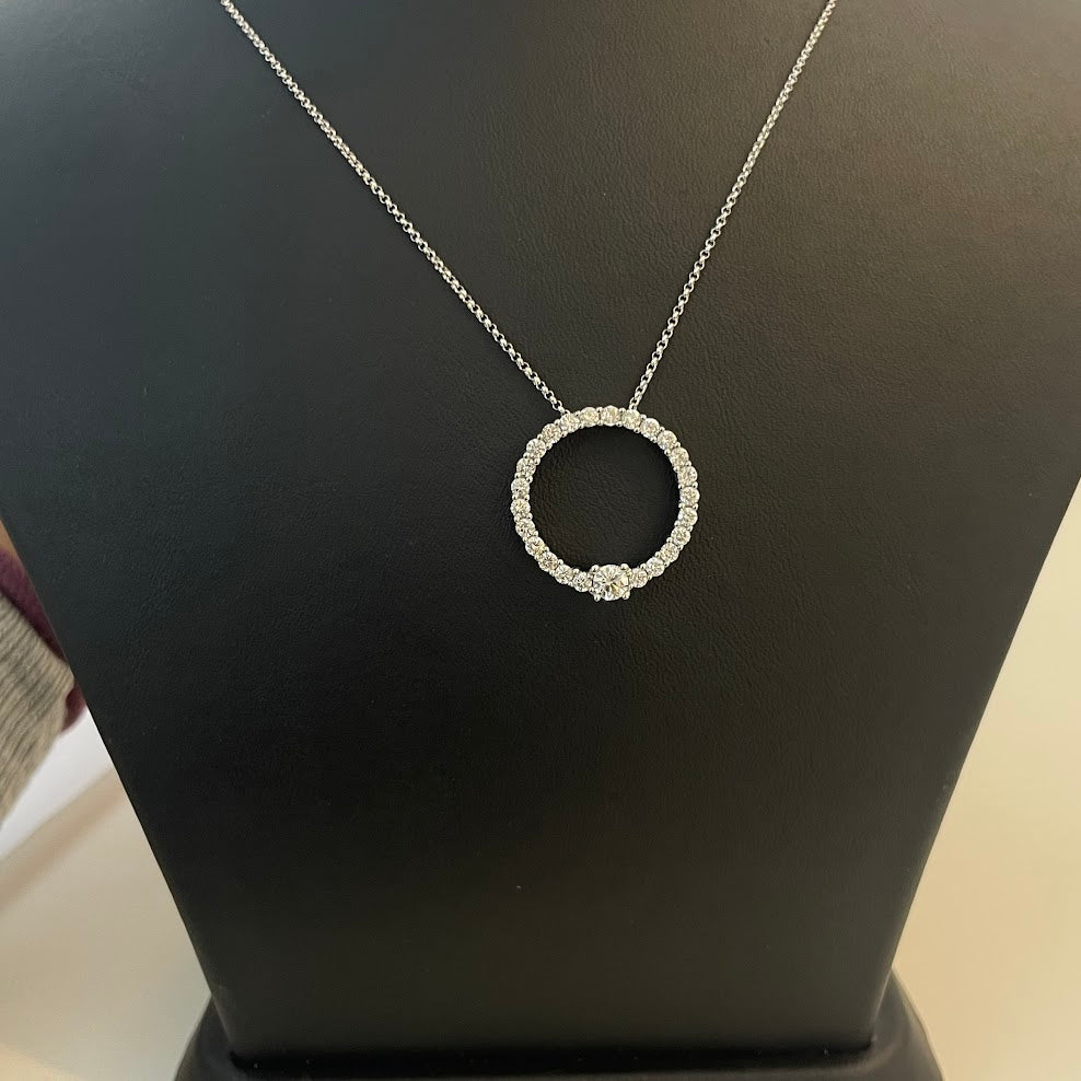 שרשרת זהב לבן 14K עם תליון עיגול משובץ 1.00 קראט יהלומים טבעיים צבע F נקיון VS מק"ט 428