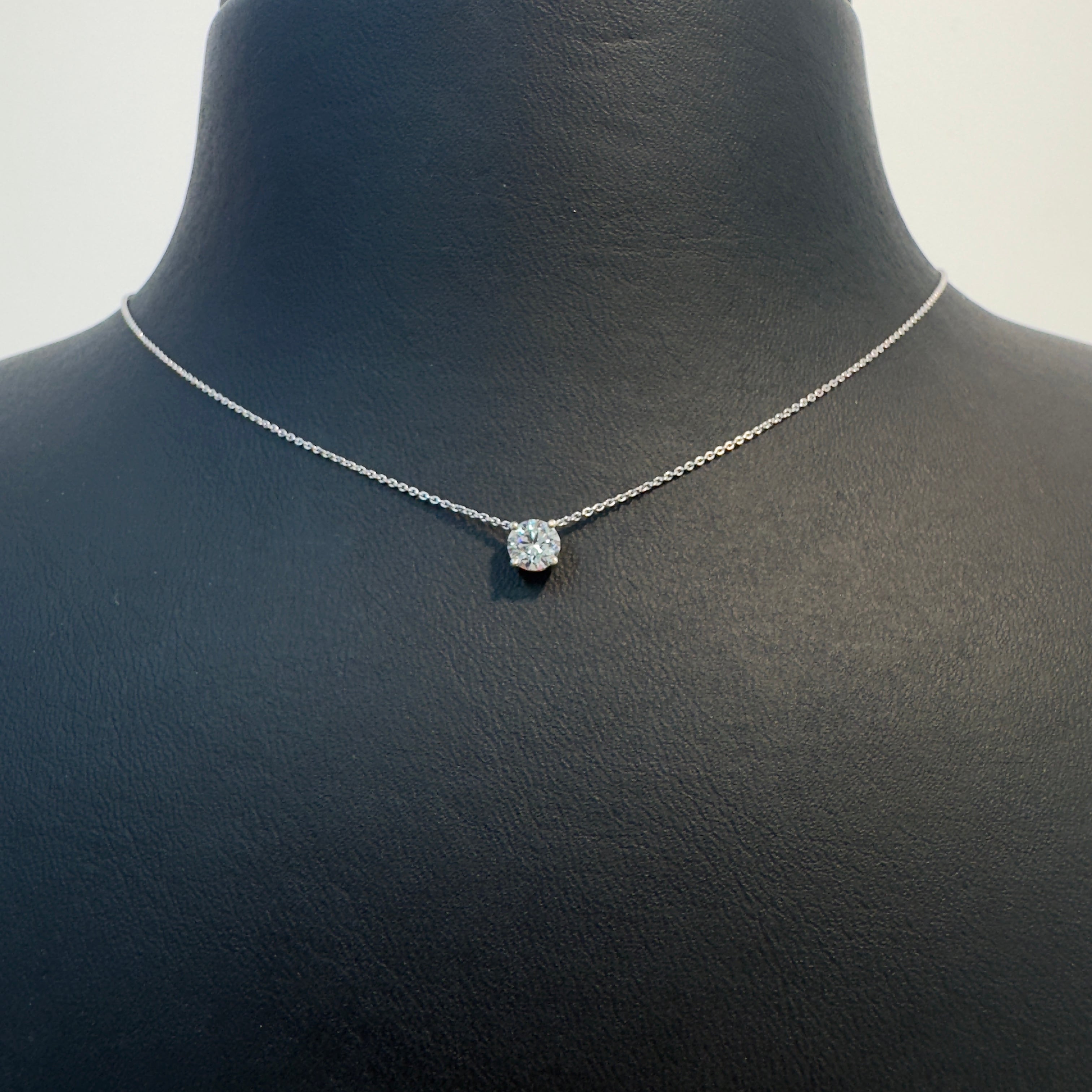 שרשרת יהלום סוליטר טבעי 0.30 קראט צבע F ניקיון VS זהב 14K לבן מק"ט 625