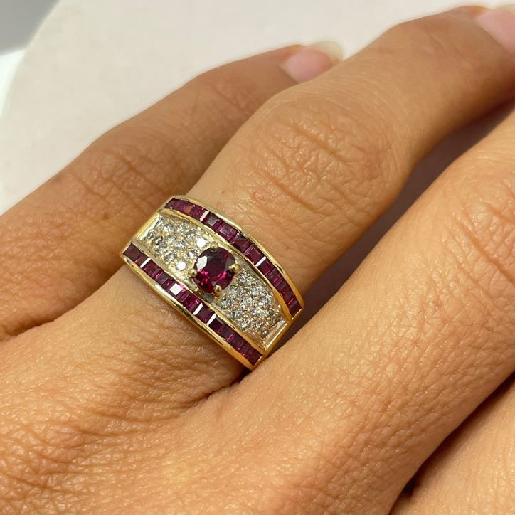 טבעת אבני רובי טבעיות 0.70 קראט ויהלומים טבעיים 0.25 קראט צבע F ניקיון VS זהב צהוב 14K מק"ט 589