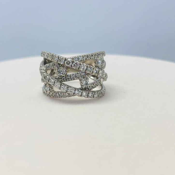 טבעת שורות יהלומים טבעיים 1.00 קראט צבע F ניקיון VS-SI זהב 14K לבן מק״ט 577