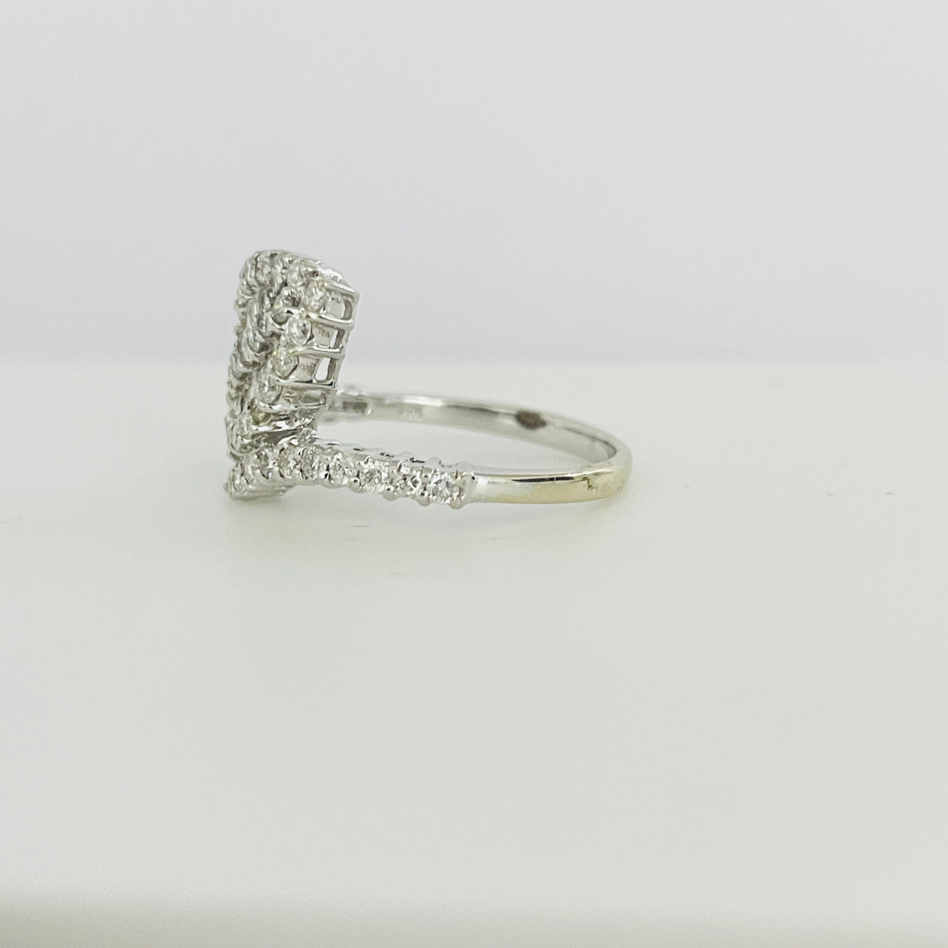 טבעת צורת עלה יהלומי בגטים ועגולים טבעיים 1.02 קראט צבע F ניקיון VS זהב 14K לבן מק"ט 545