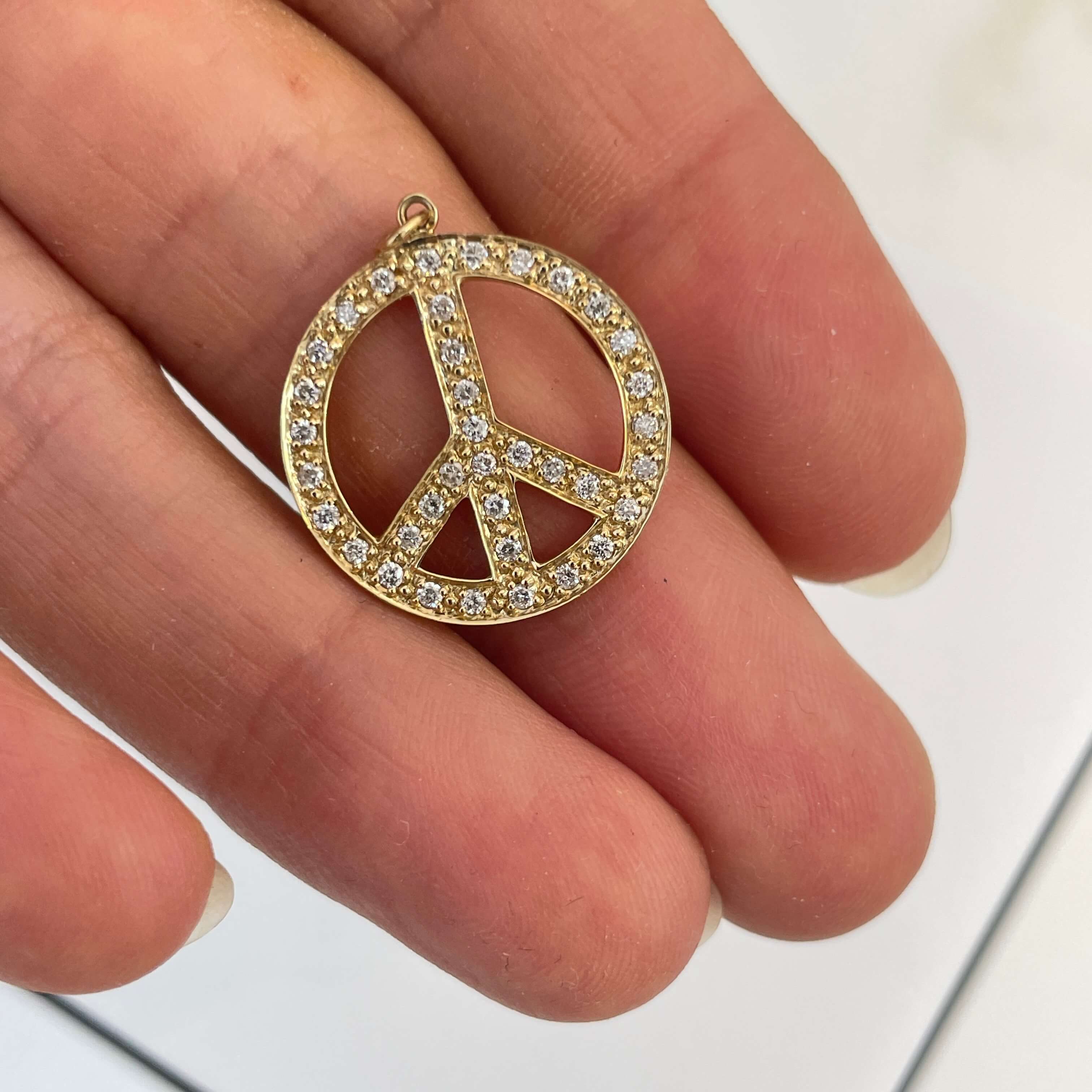 תליון יהלומים בצורת ״Peace" יהלומים 0.35 קראט צבע F ניקיון VS-SI זהב 14K צהוב מק״ט 646