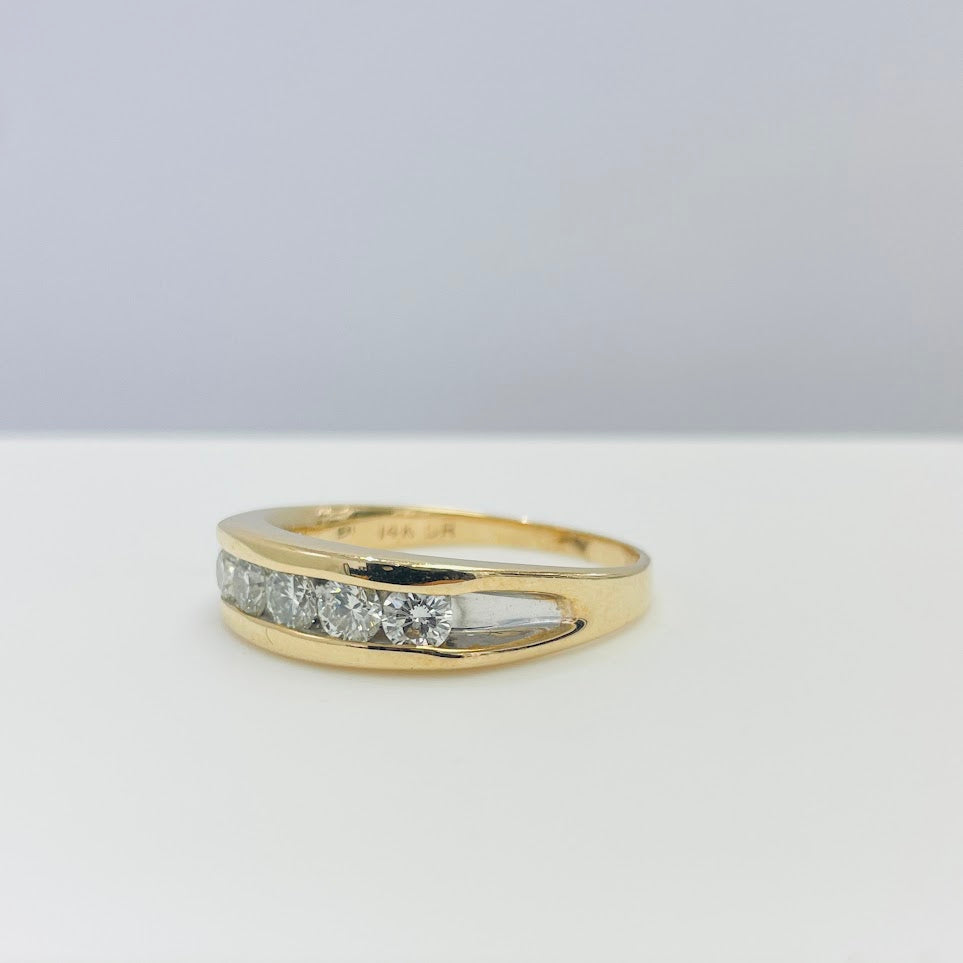 טבעת זהב צהוב 14K משובצת יהלומיים טבעיים 0.75 קראט צבע F נקיון VS מק"ט 159