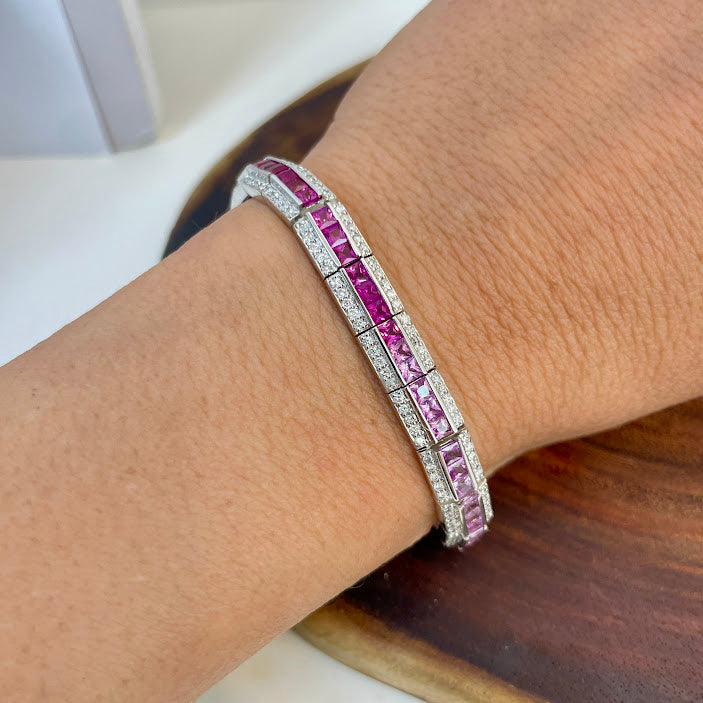 צמיד זהב לבן 14K משובץ 2.10 קראט יהלומים טבעיים 5.50 קראט אבני חן ספיר ורוד מק"ט 426