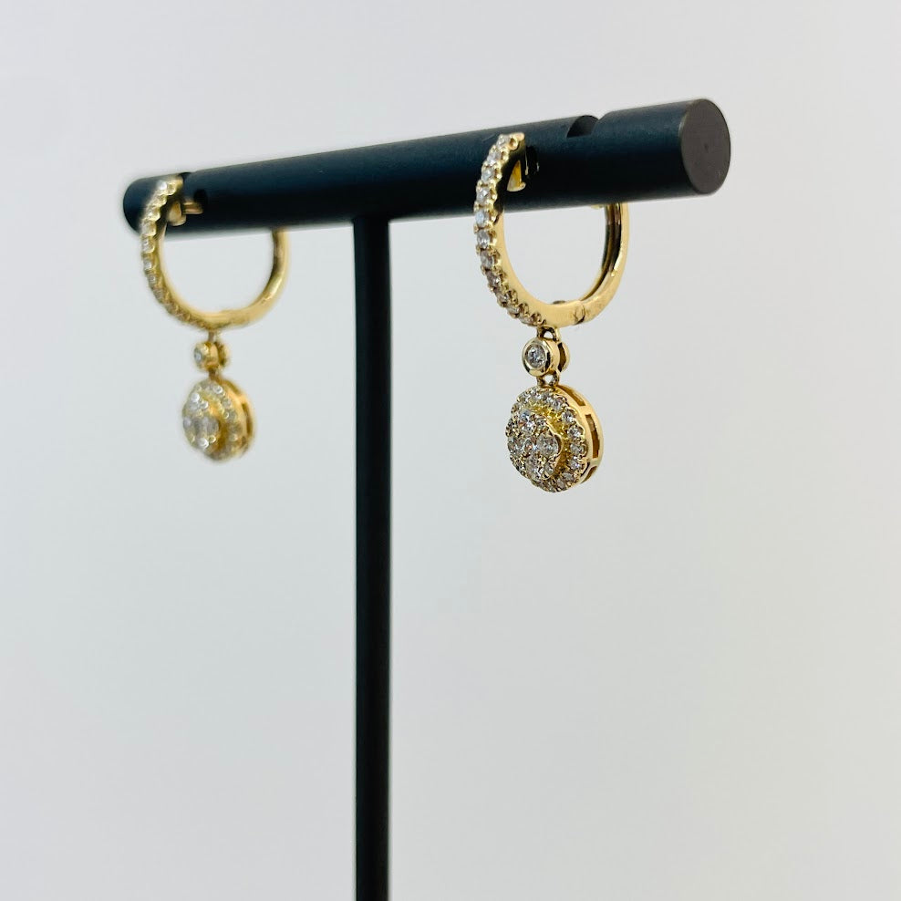 עגילים תלויים זהב צהוב 14K משובצים 0.61 יהלומים טבעיים צבע F נקיון VS מק"ט 390
