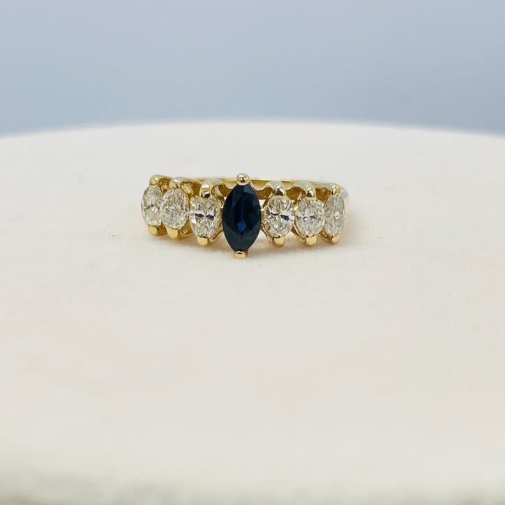 טבעת אבן ספיר כחולה מרקיזה ויהלומי מרקיזה טבעיים 0.65 קראט צבע F ניקיון VS זהב 14K צהוב מק״ט 570