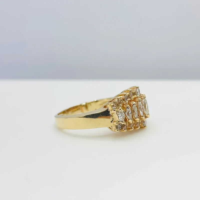 טבעת זהב צהוב 14K משובצת יהלומים טבעיים מרקיזות ועגולות 1.00 קראט צבע F נקיון VS מק"ט 449