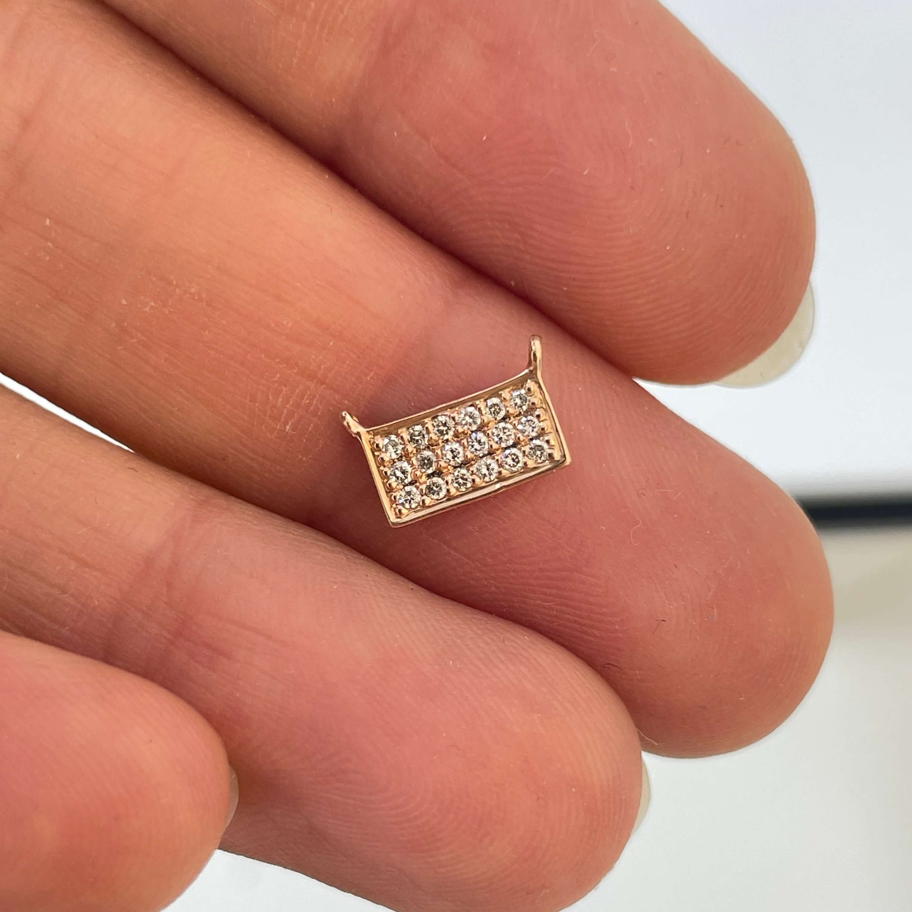 תליון יהלומים קטן מלבני 0.10 קראט צבע F ניקיון VS-SI זהב 14K רוז גולד מק״ט 654