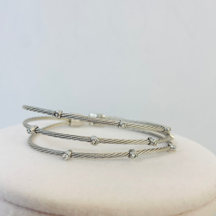 צמיד סליל קשיח זהב לבן 18K משובץ 0.35 קראט יהלומים טבעיים צבע F נקיון VS מק"ט 474