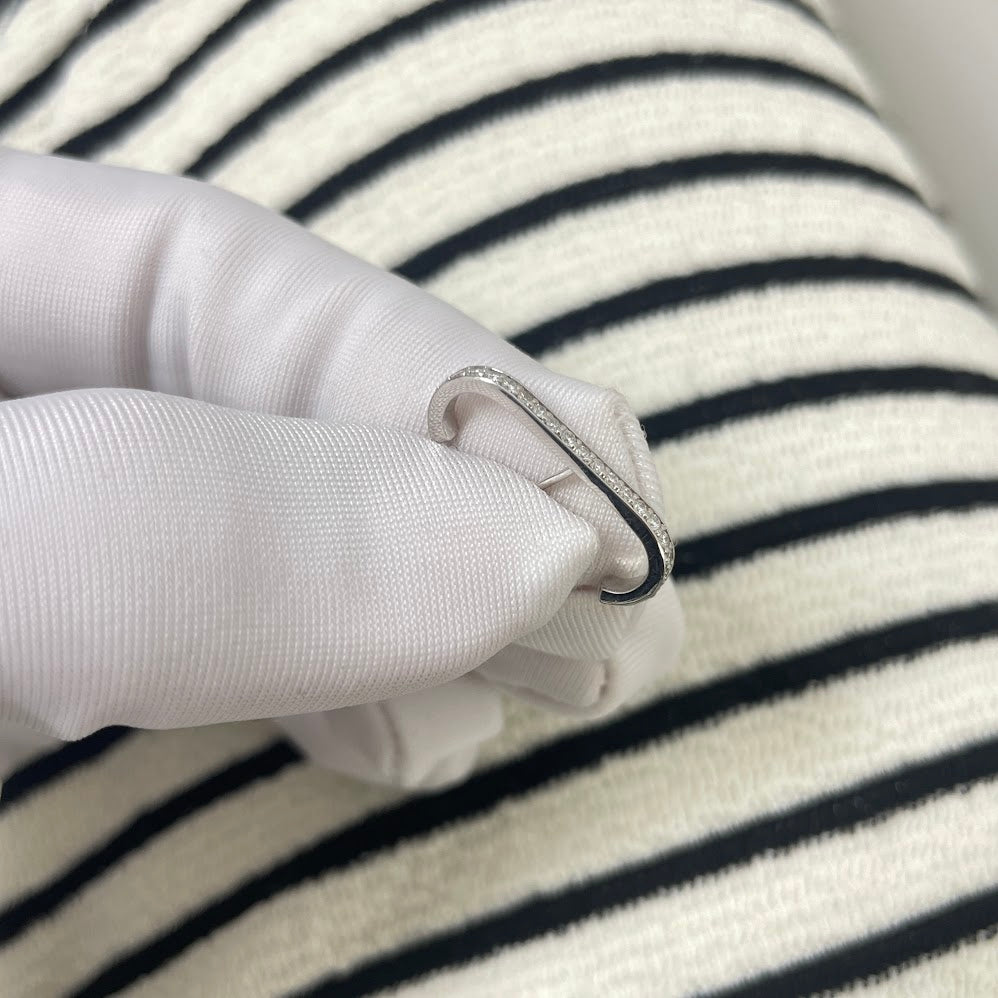 עגיל אליקס זהב לבן 14K משובץ 0.15 קראט יהלומים טבעיים צבע F נקיון VS מק"ט 2168