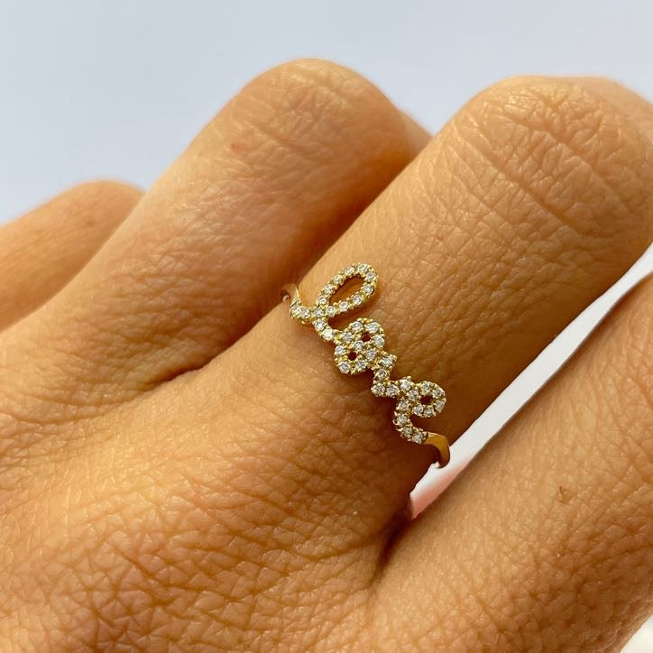 טבעת יהלומים טבעיים 0.10 קראט "Love" צבע F ניקיון VS זהב צהוב 14K מק"ט 606