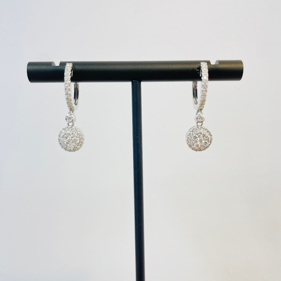 עגילים תלויים זהב לבן 14K משובצים 0.61 קראט יהלומים טבעיים צבע F נקיון VS מק"ט 388