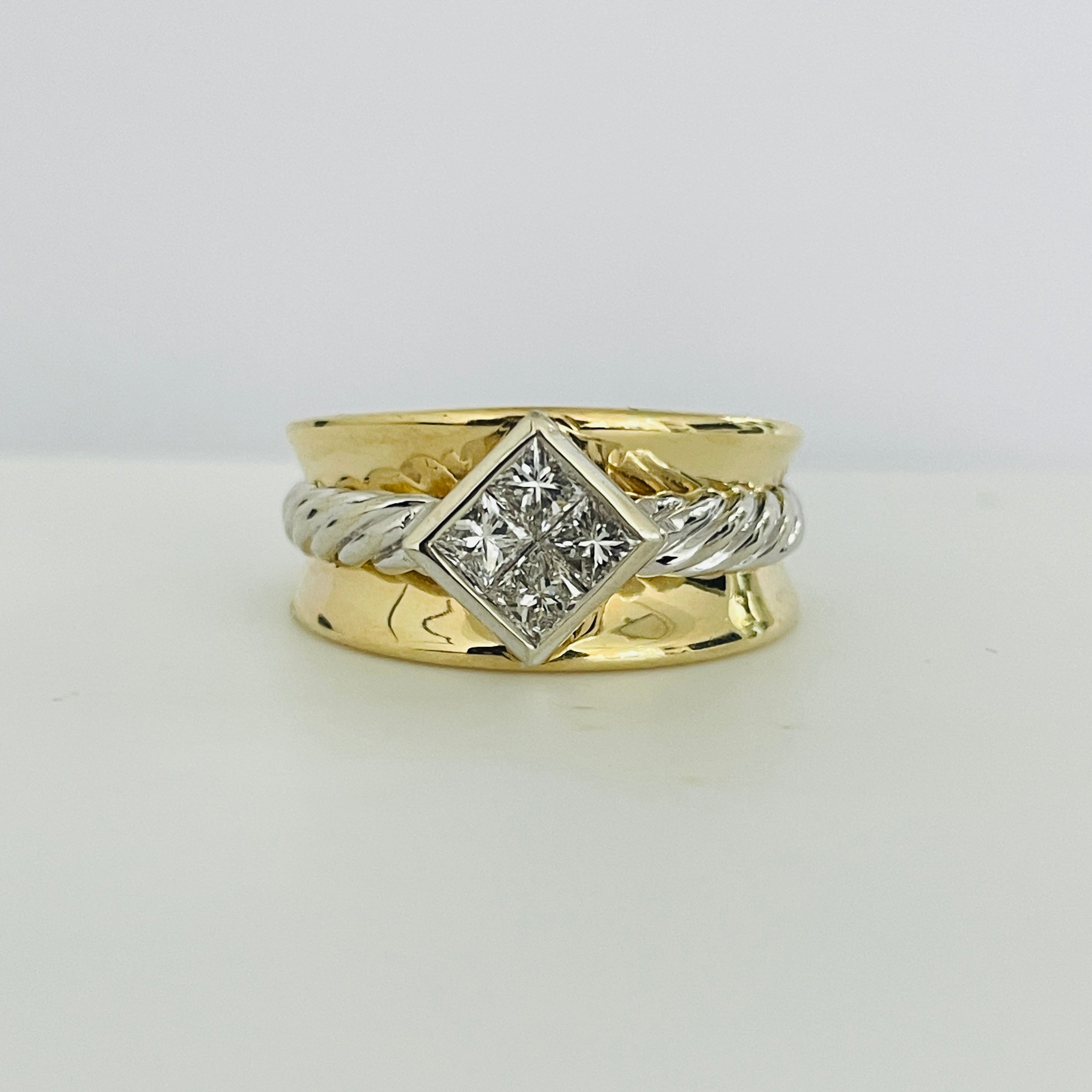 טבעת 4 יהלומים פרינסס טבעיים 0.50 קראט צבע F ניקיון VS זהב 14K צהוב מוקפת בצמה זהב לבן מק"ט 543