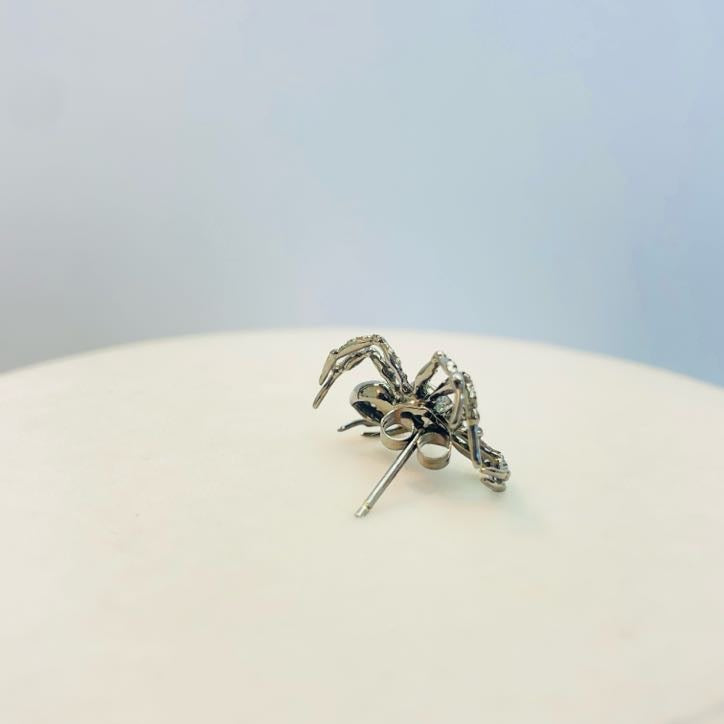 עגילי יהלומים טבעיים בעיצוב עכביש 0.64 קראט צבע F ניקיון VS זהב 14K ברודיום שחור מק"ט 615