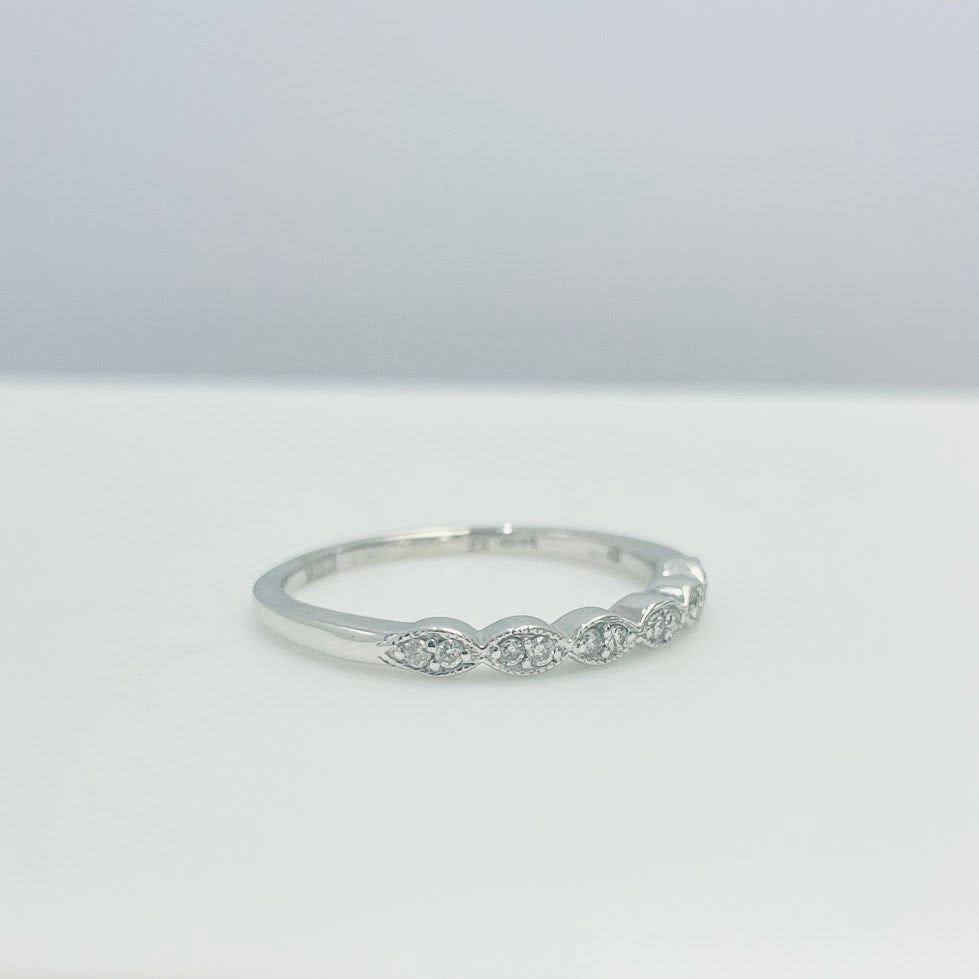 טבעת זהב לבן 14K משובצת יהלומים טבעיים 0.12 קראט צבע F נקיון SI מק"ט 311