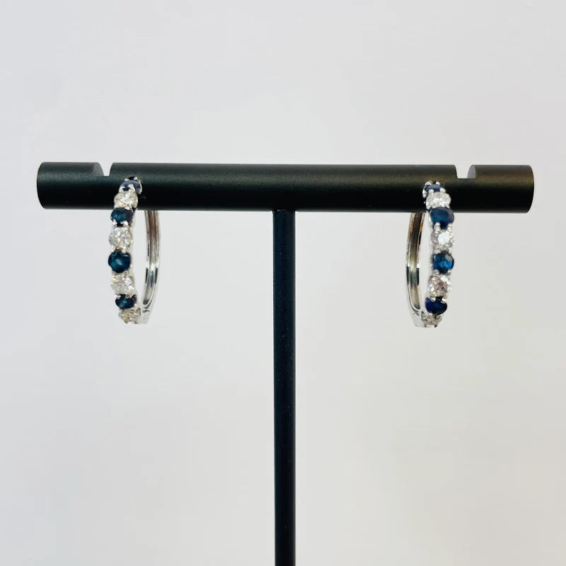 עגילי חישוק זהב 14K משובצים 0.25 קראט יהלומים טבעיים ו0.25 אבני חן ספיר כחול מק"ט 259