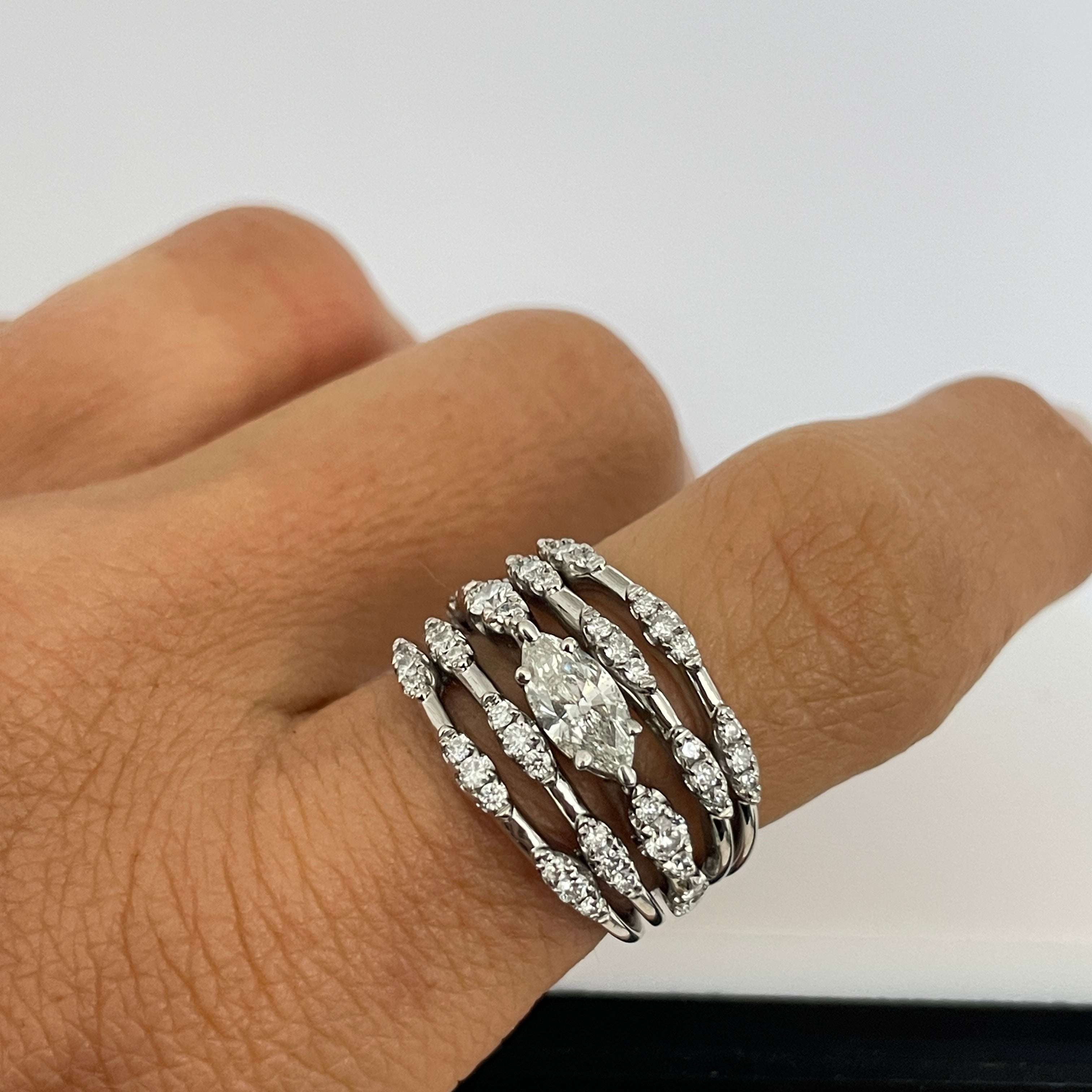 טבעת 5 שורות יהלומים 0.88 קראט עם יהלום מרקיזה מרכזי 0.65 קראט צבע F ניקיון VS מק"ט 549