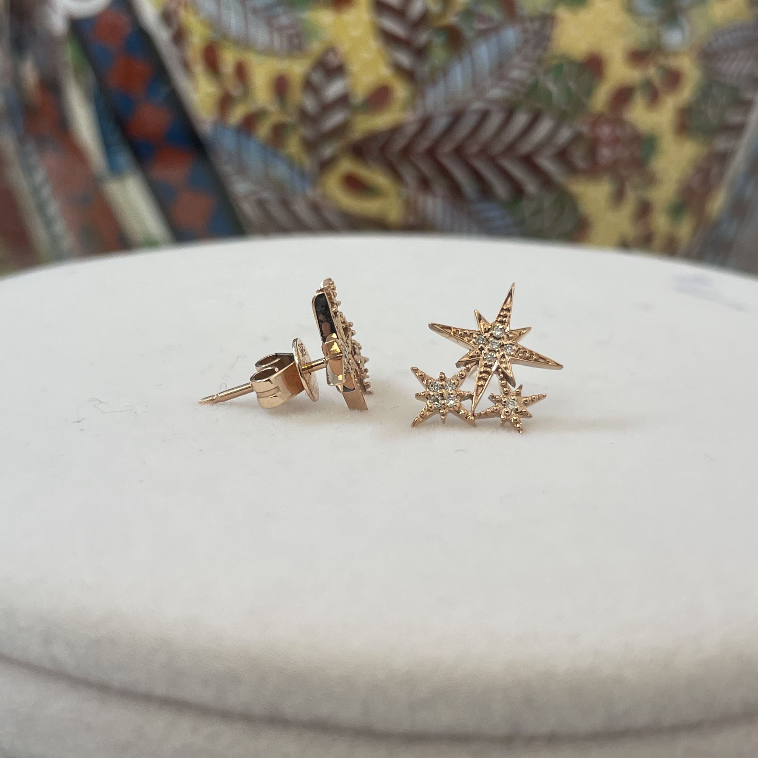 עגילים 3 כוכבים יהלומים טבעיים 0.08 קראט זהב 14K רוז גולד (מגיעים עם סוגרים) מק"ט 732