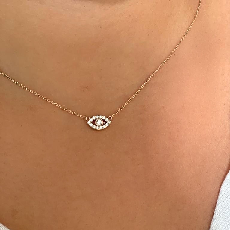 תליון יהלומים בעיצוב עין