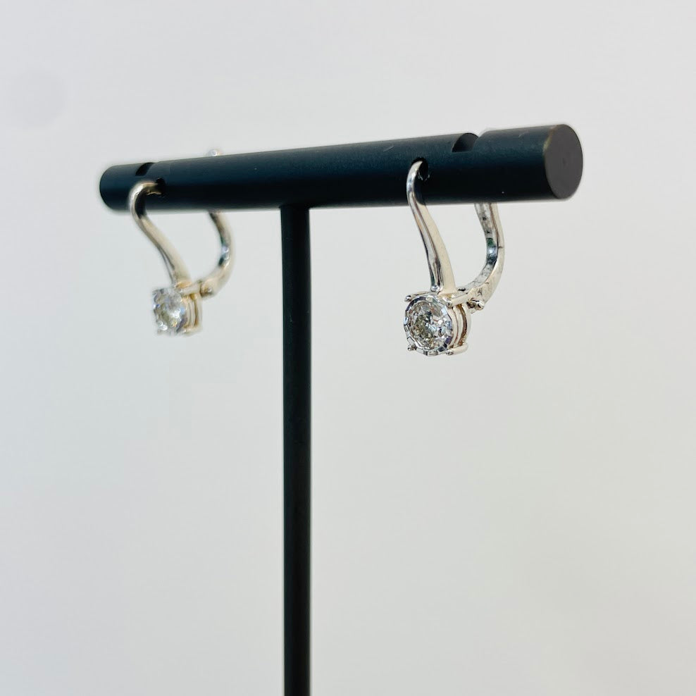 עגילים תלויים זהב לבן 14K משובצים 0.50 קראט יהלומים טבעיים צבע F נקיון VS מק"ט 181