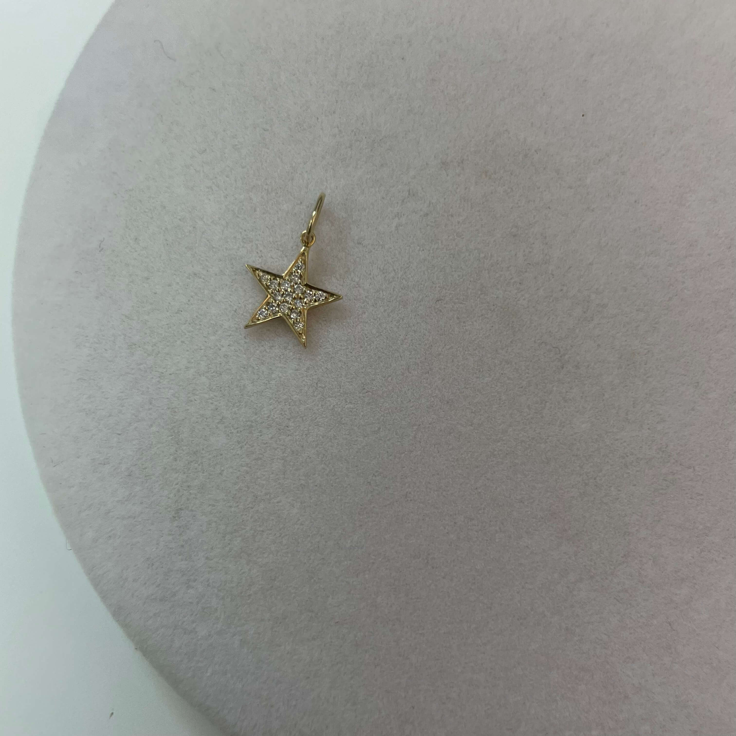 תליון כוכב יהלומים טבעיים 0.05 קראט צבע F ניקיון VS-SI זהב 14K צהוב מק״ט 711