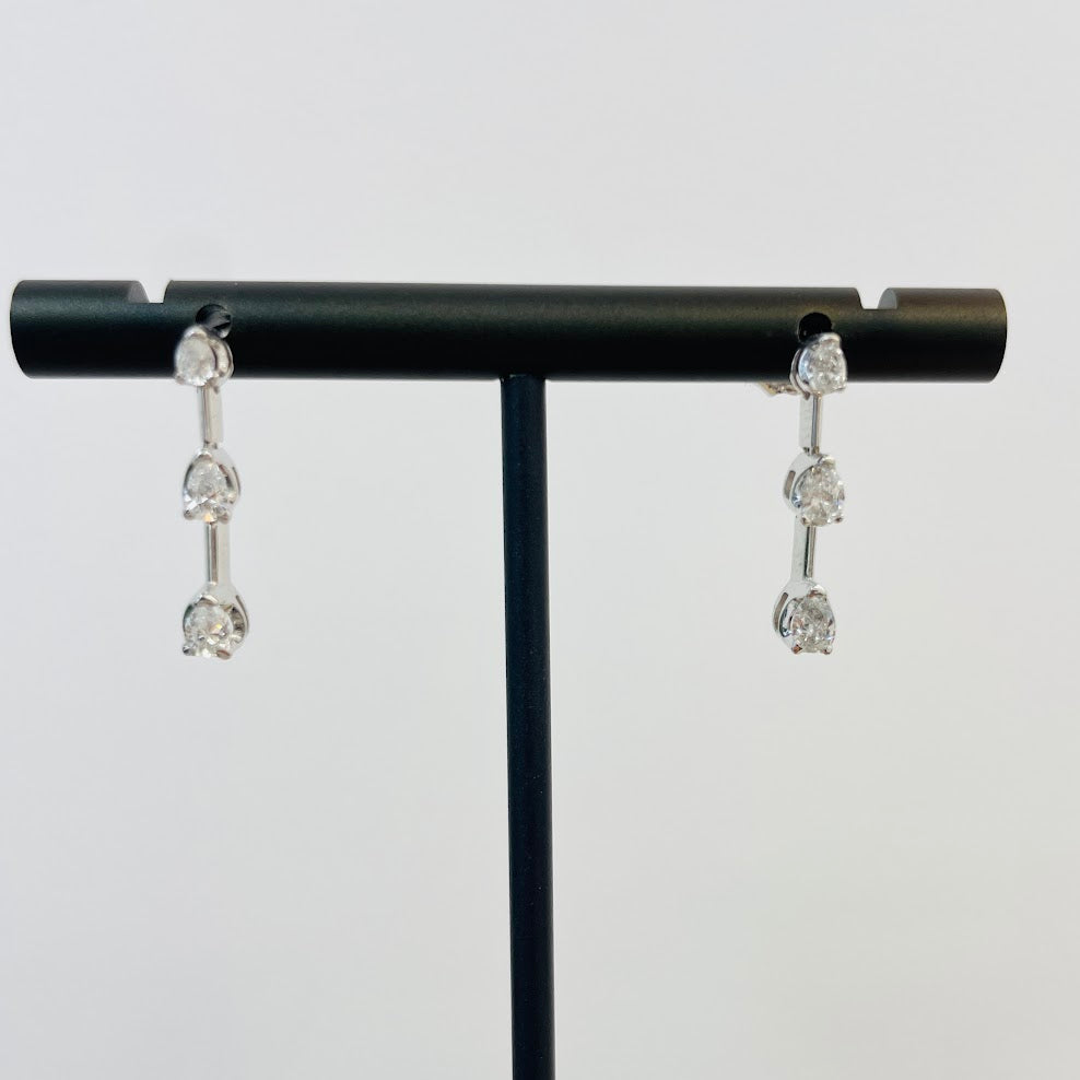 עגילי פס זהב 14K משובצים 0.30 קראט יהלומים טבעיים צבע F נקיון VS מק"ט 275