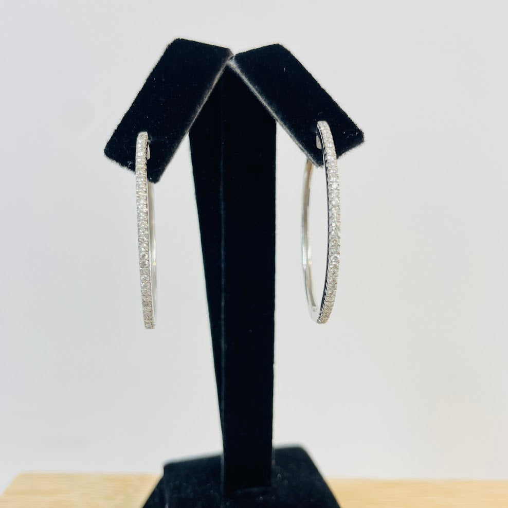 עגילי חישוק זהב לבן 14K משובצים 0.55 קראט יהלומים טבעיים צבע F נקיון VS מק"ט 2197