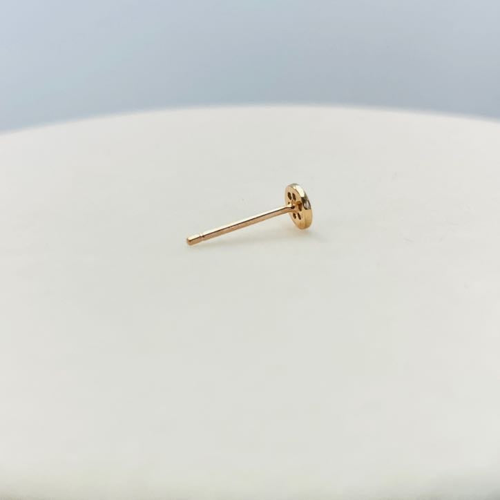 עגיל יהלומים טבעיים בודד 0.04 קראט צבע F ניקיון VS זהב 14K רוז גולד (העגיל מגיע עם סוגר) מק"ט 621