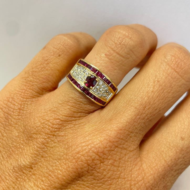 טבעת אבני רובי טבעיות 0.70 קראט ויהלומים טבעיים 0.25 קראט צבע F ניקיון VS זהב צהוב 14K מק"ט 589