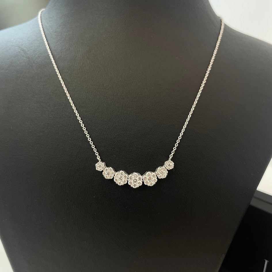 שרשרת פרחים זהב לבן 14K משובצת 0.50 קראט יהלומים טבעיים צבע F נקיון VS מק"ט 348
