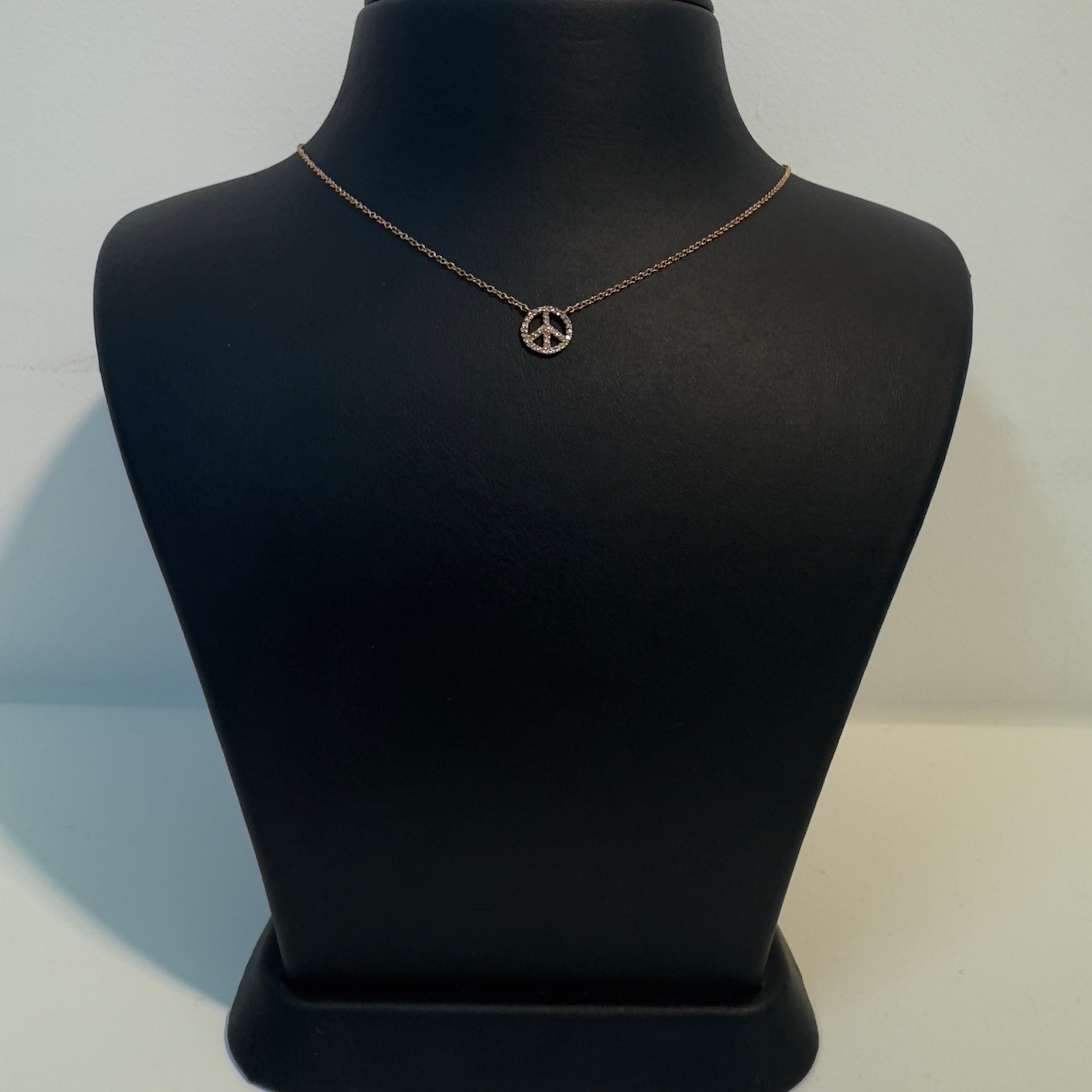 שרשרת יהלומים טבעיים 0.12 קראט בעיצוב ״Peace" צבע F ניקיון SI זהב 14K רוז גולד מק"ט 609