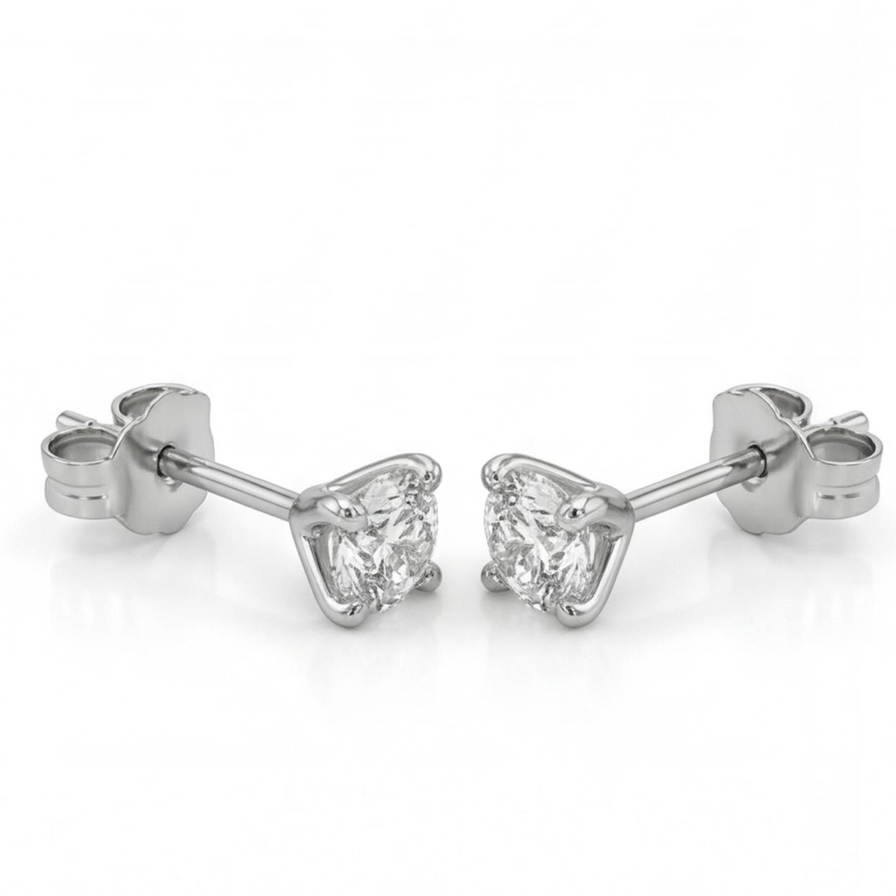 עגילי זהב 14K לבן יהלומי סוליטר 0.32 קראט מק״ט 1023