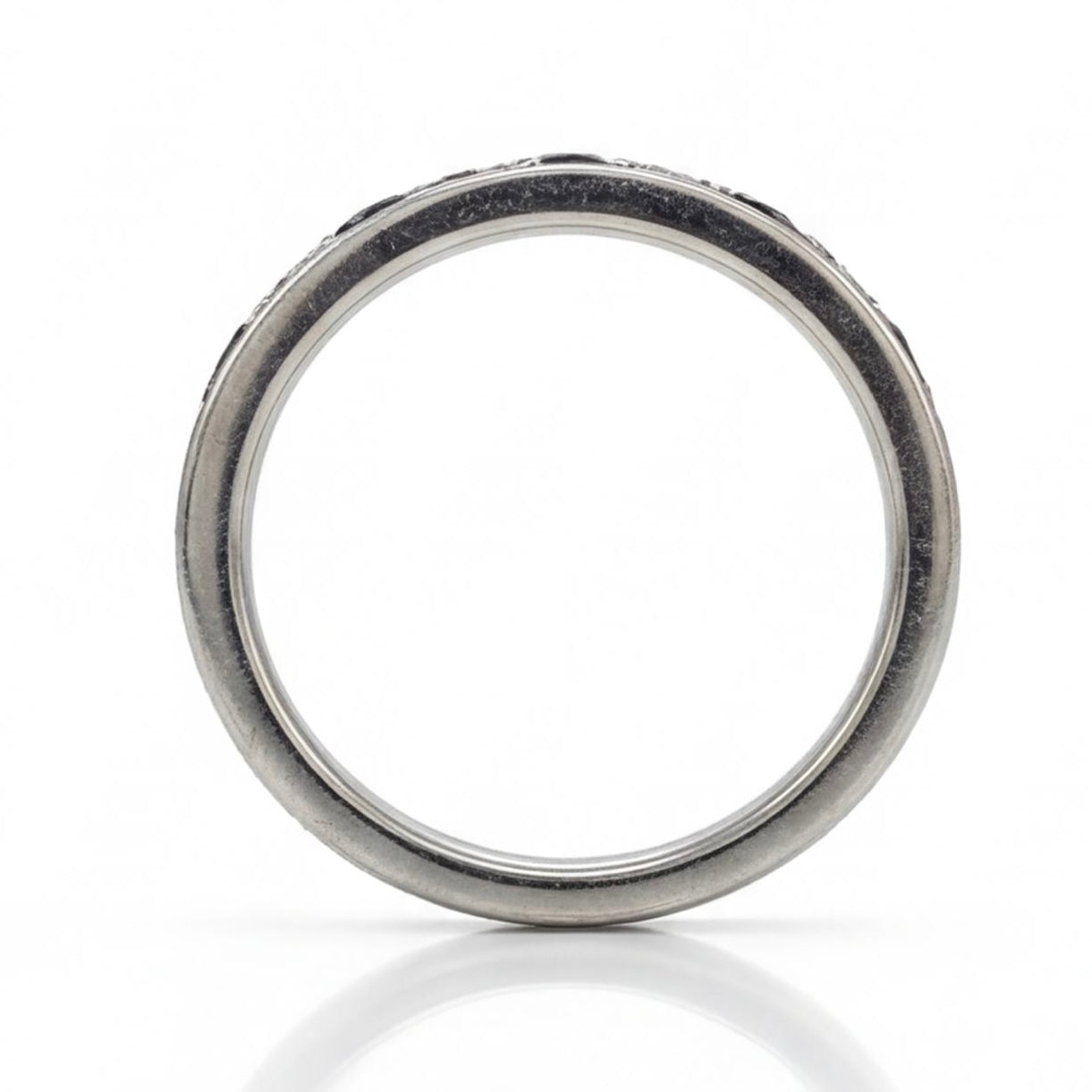 טבעת חצי איטרניטי זהב 14K לבן יהלומים לבנים ושחורים מק״ט 970