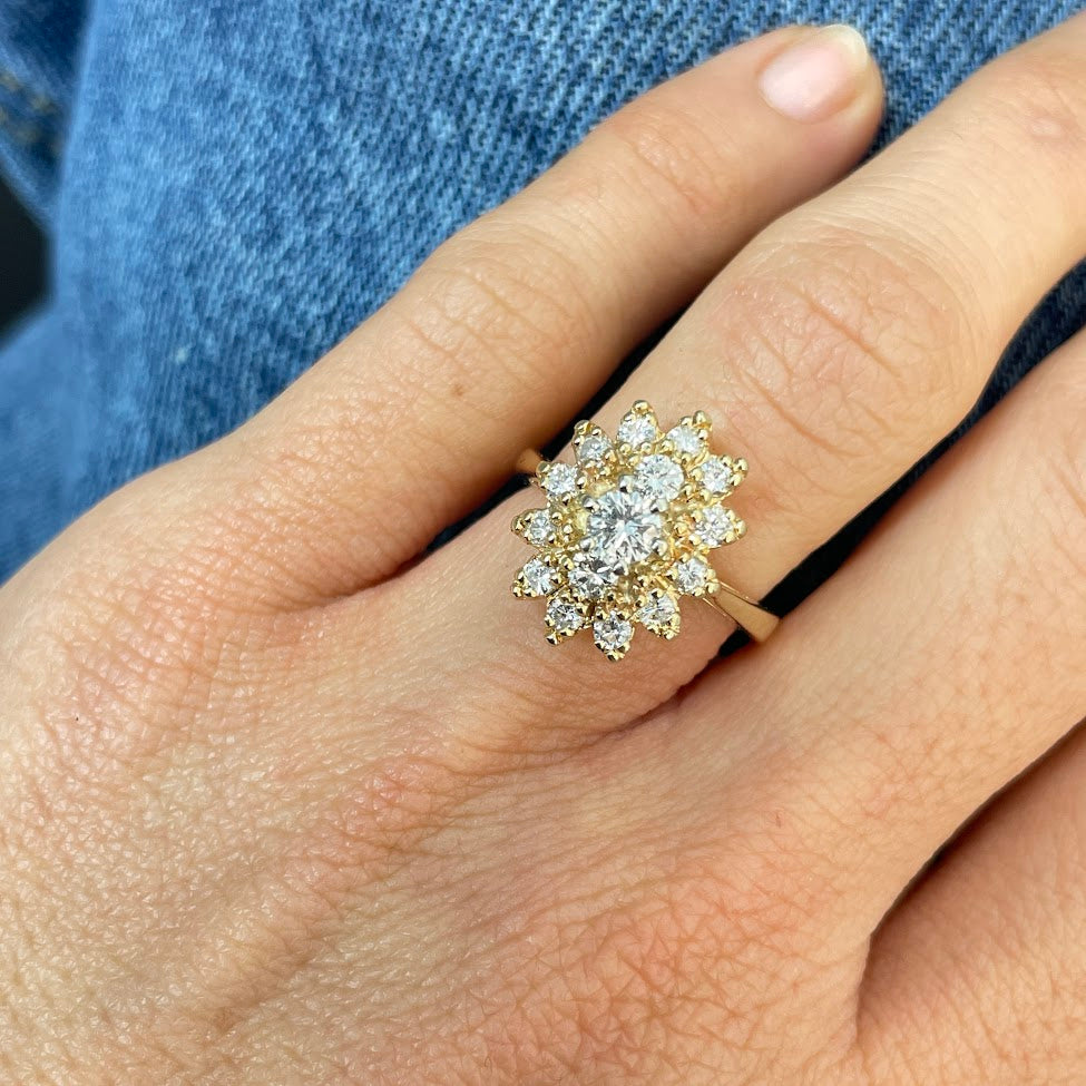 טבעת ונטג פרח זהב צהוב 9K משובצת יהלומים טבעיים 1.00 קראט צבע F נקיון VS מק"ט 408