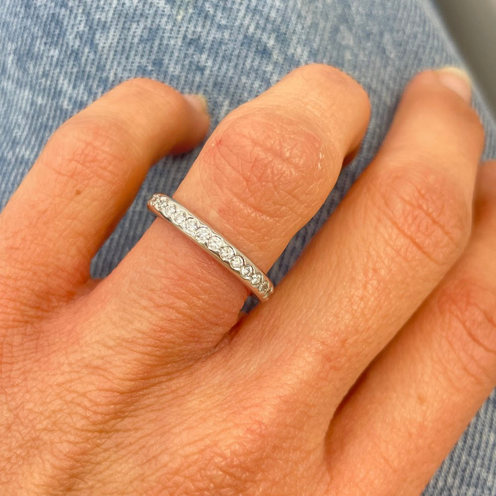 טבעת פלטינה דקה יהלומים 0.30 קראט מק״ט 96