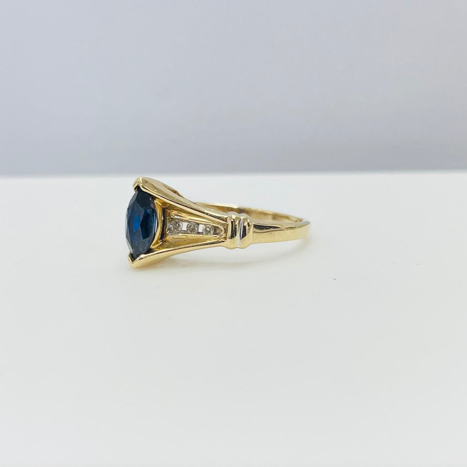 טבעת זהב 10K משובצת אבן ספיר כחולה 0.60 קראט ויהלומים טבעיים 0.05 מק"ט 204