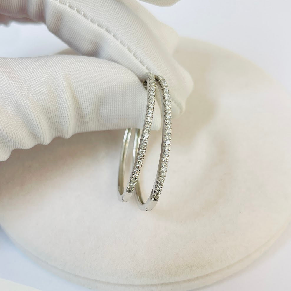 עגילי חישוק זהב לבן 14K משובצים 0.55 קראט יהלומים טבעיים צבע F נקיון VS מק"ט 2197