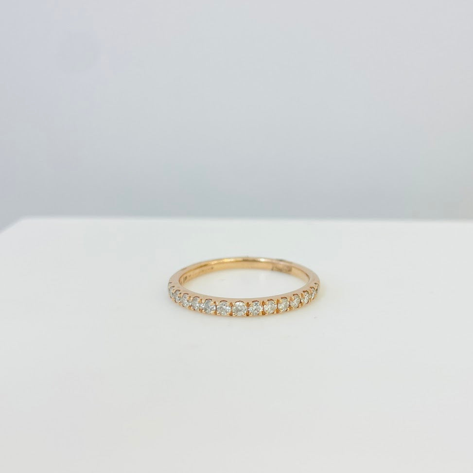 טבעת פס רוז גולד 14K משובצת יהלומים טבעיים 0.25 קראט צבע F נקיון VS מק"ט 293