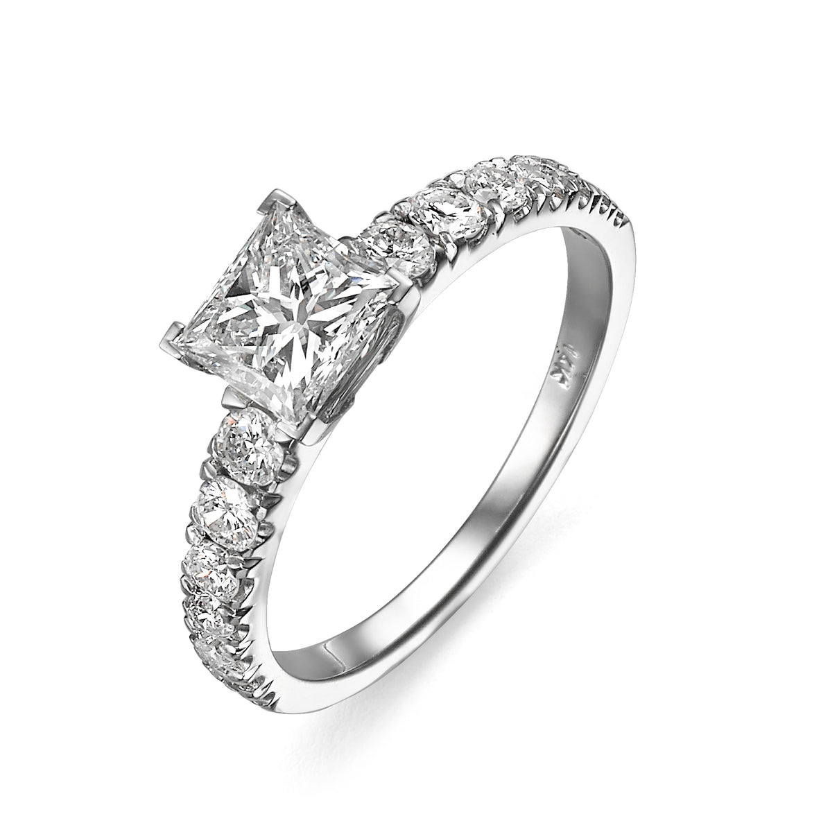 טבעת אירוסין יהלום פרינסס