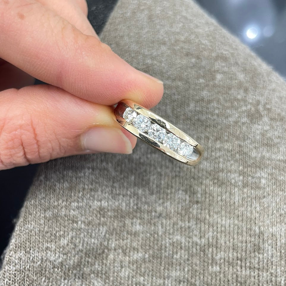 טבעת זהב צהוב 14K משובצת יהלומיים טבעיים 0.75 קראט צבע F נקיון VS מק"ט 159