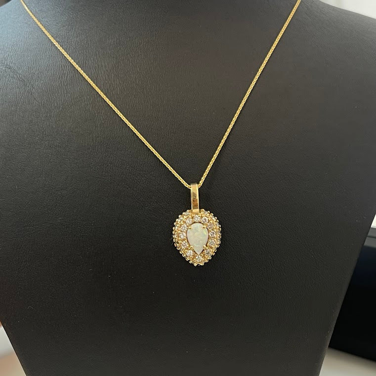 שרשרת צהוב 14K משובצת 0.85 קראט יהלומים טבעיים צבע F נקיון VS ו1.00 קראט אבן חן אופל מק"ט 423