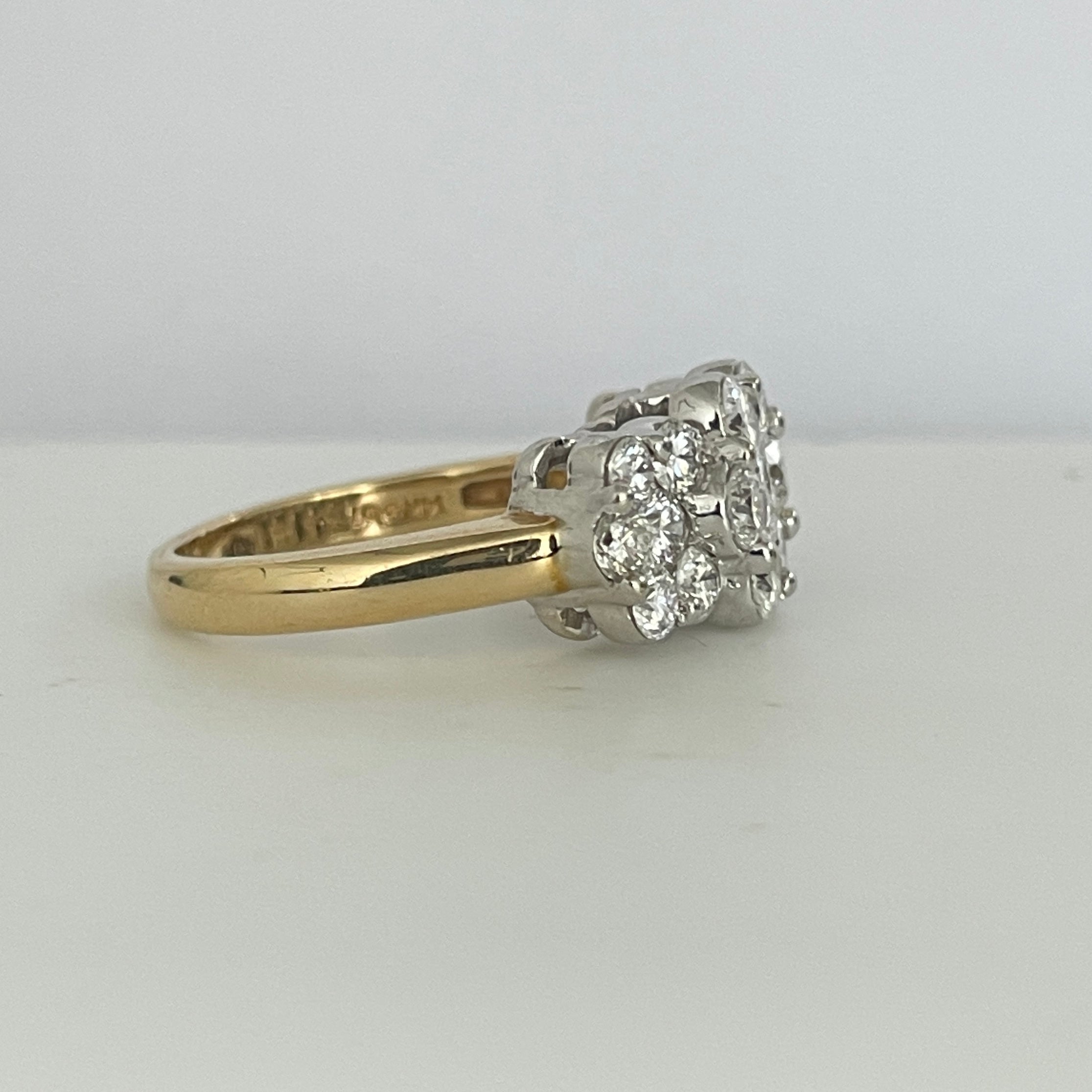 טבעת יהלומים טבעיים בעיצוב 3 פרחים 2.00 קראט צבע D-E ניקיון VS שילוב זהב 14K צהוב ופלטינה מק"ט 534