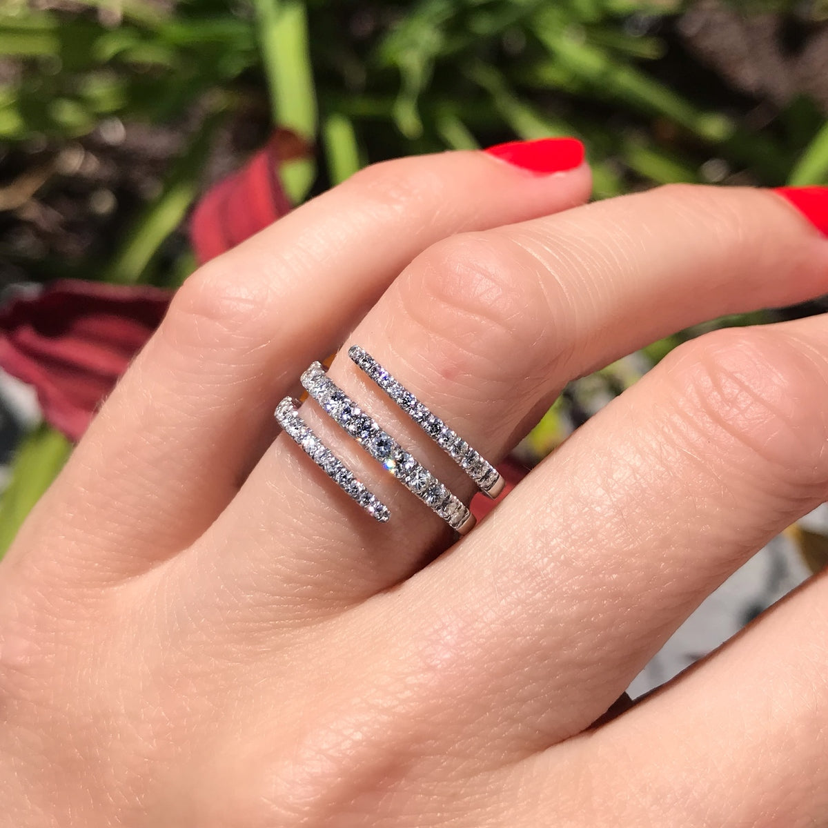 טבעת יהלומים בעיצוב ספירלה