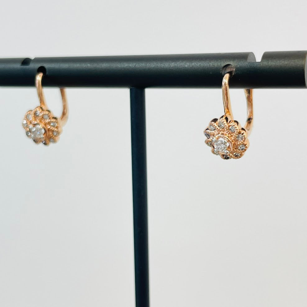 עגילים תלויים רוז גולד 10K משובצים 0.25 קראט יהלומים טבעיים צבע F נקיון VS מק"ט 322