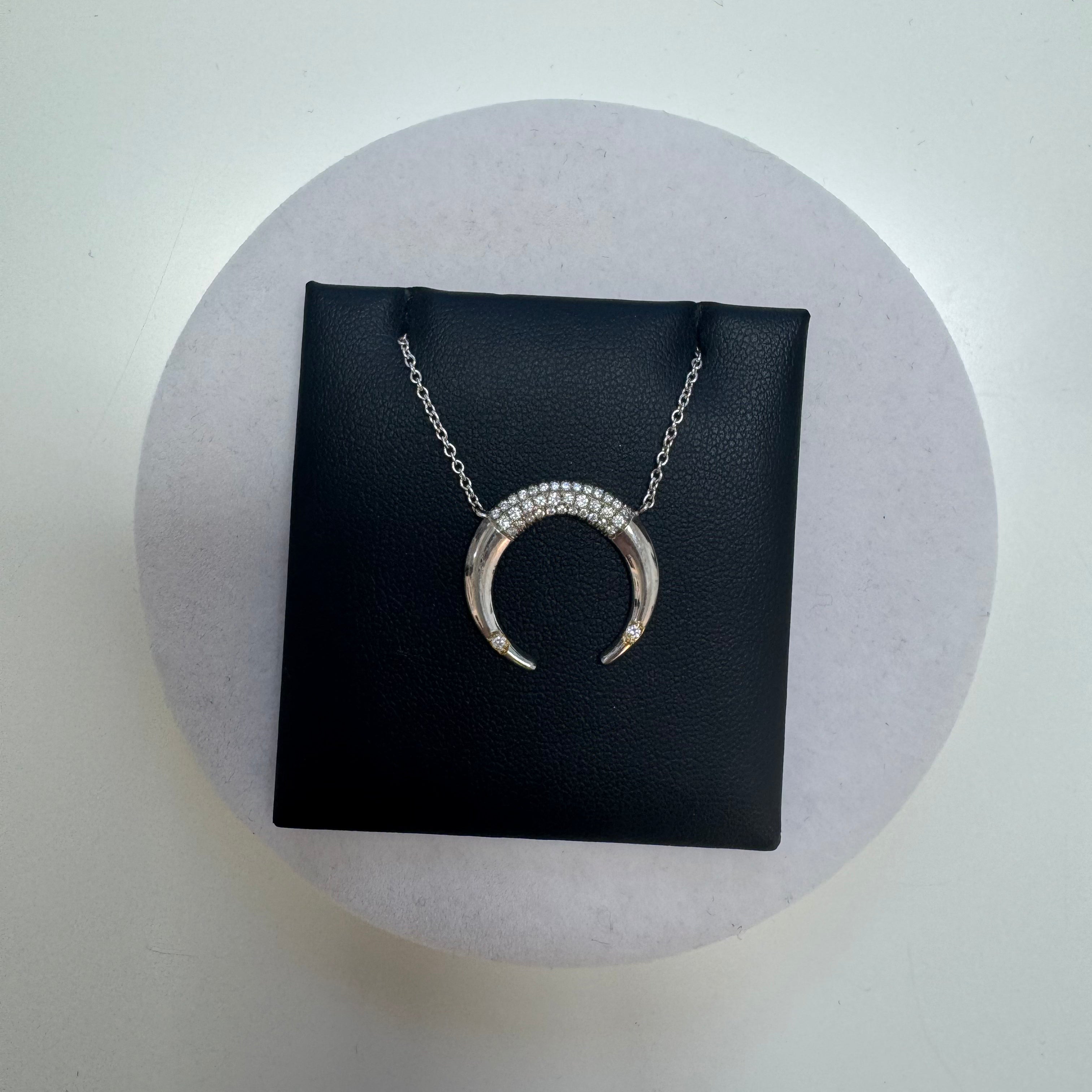 שרשרת תליון יהלומים טבעיים חצי סהר זהב 14K לבן